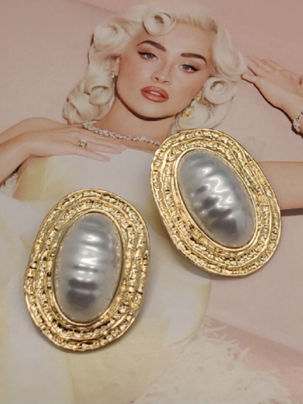 Vintage Estate Chic 80s 90s Retro Large Oval Pearl Gold Drop Earrings